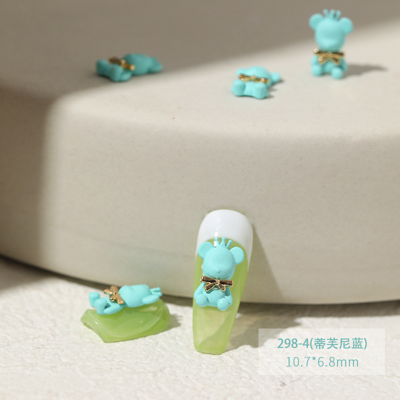 1 Cái Charm Nail Gấu Vương Miện Nhiều Màu - Vani Store