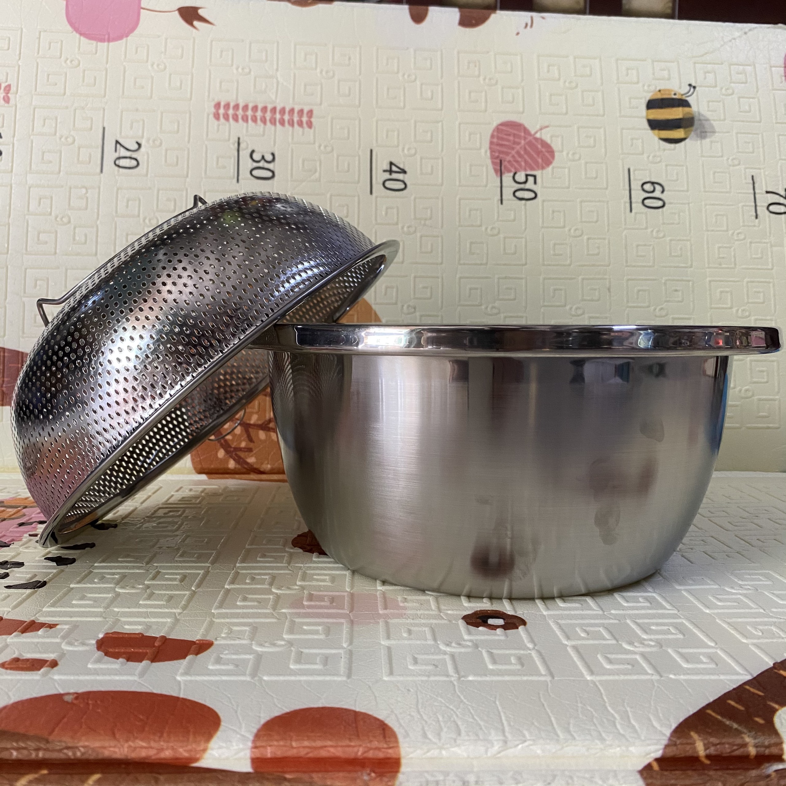 Bộ thau rổ inox. Hàng chất lượng cao, không gỉ sét. Thau size 26cm. Rổ size 21cm