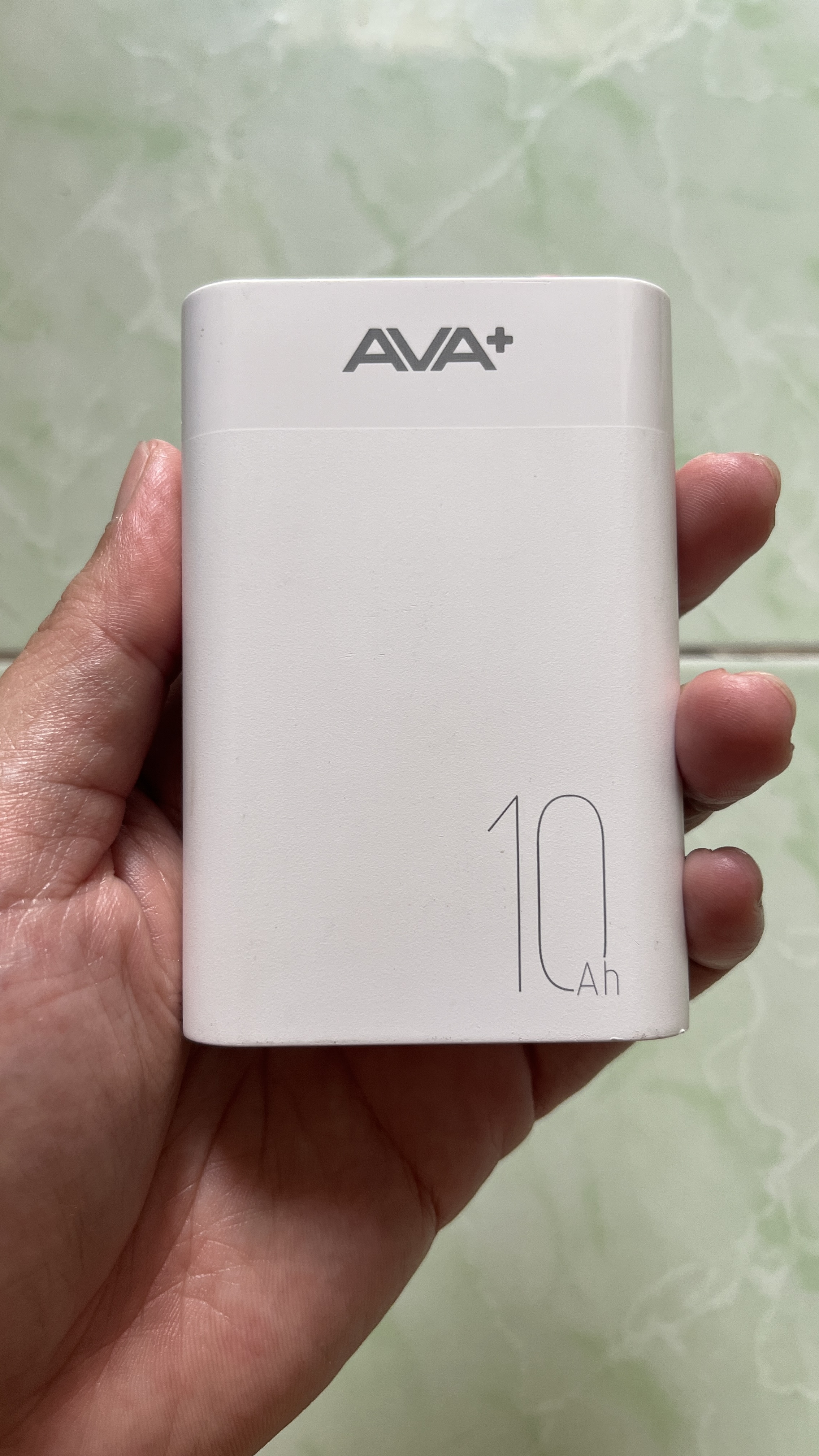 Pin sạc dự phòng AVA+ JP299 dung lượng 10000mah.
