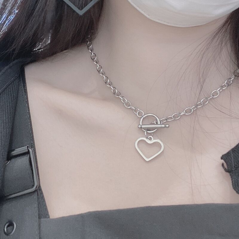 Vòng cổ nữ màu bạc mặt trái tim cuốn rũ - Dây chuyền choker chốt OT