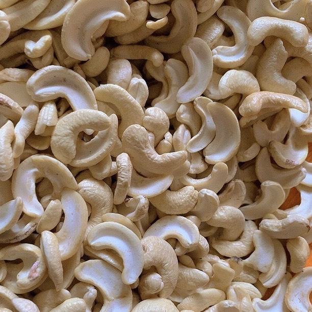 500gr hạt điều tươi vỡ đôi làm sữa - điều bình phước sạch by queen nuts