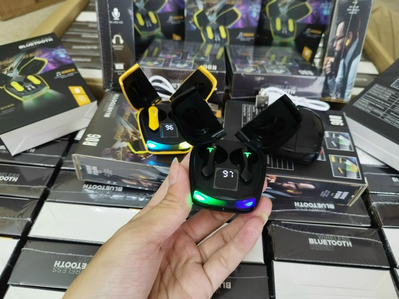 Tai nghe không dây kết nối Bluetooth R06 thiết kế nhét tai mini dành cho điện thoại Android iPhone