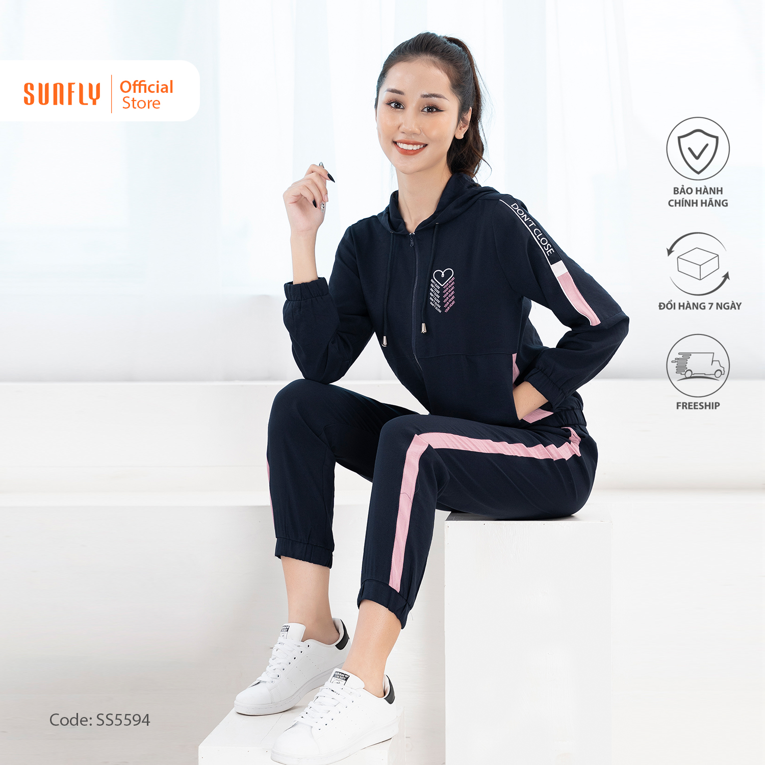 Bộ thể thao nữ đũi kéo khóa có mũ Sunfly dáng dài SS5594