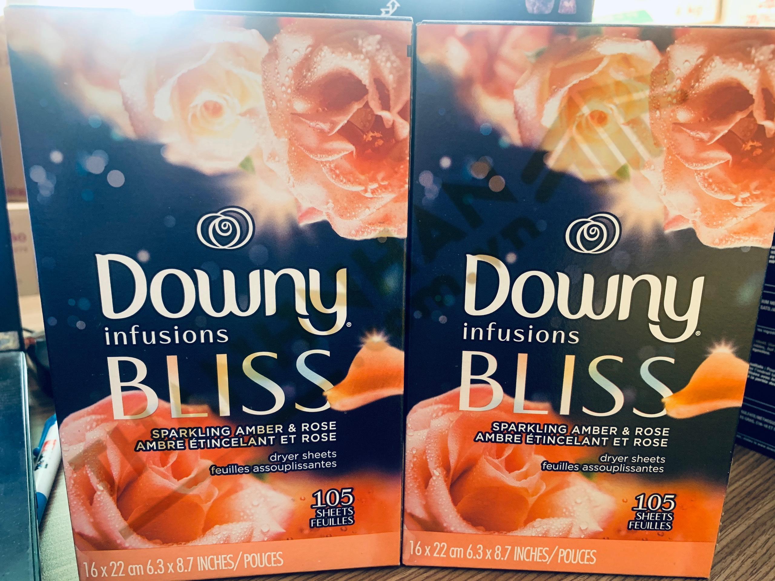 Hộp giấy thơm Downy Infusions màu cam Hương Hoa Hồng