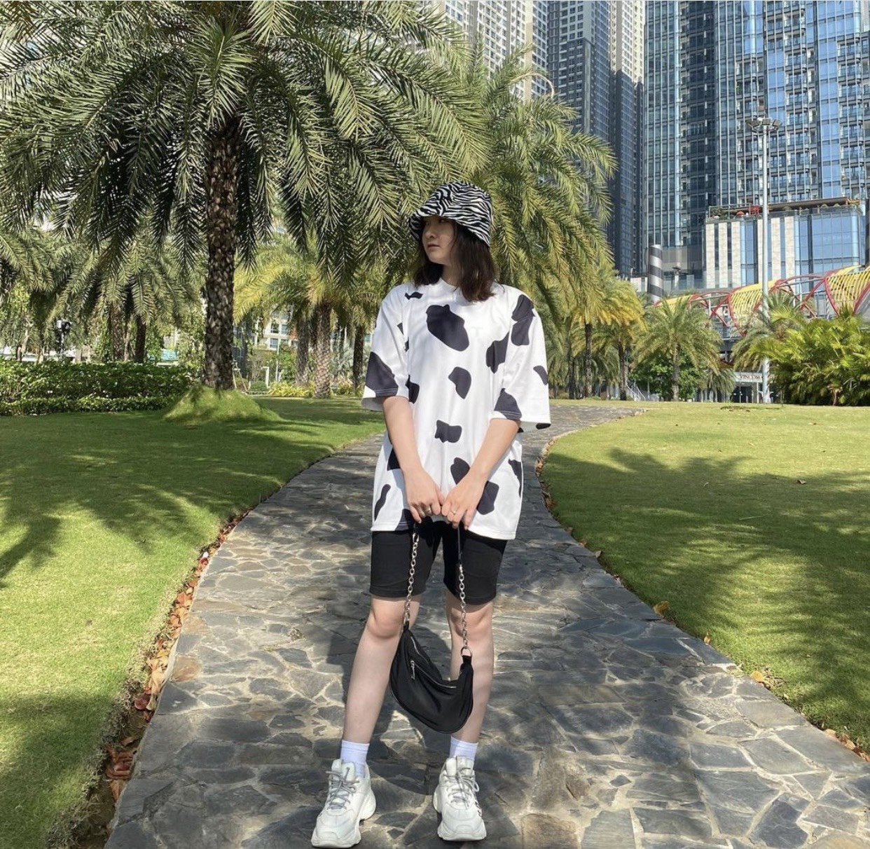 Quần legging + tshirt bò sữa