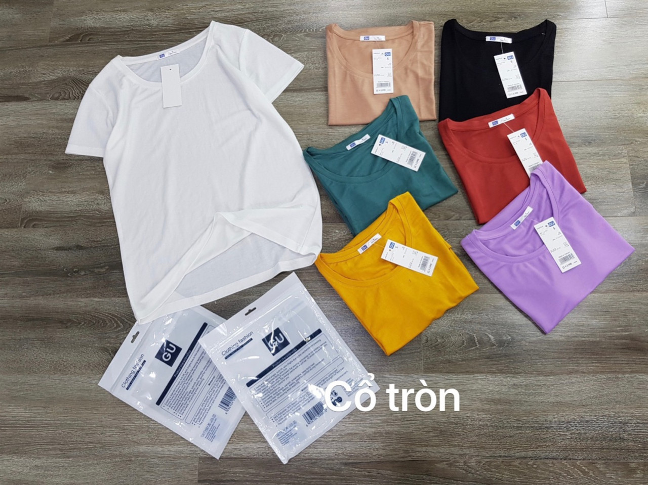Áo phông cotton đũi, cổ tròn, túi zip xịn xò