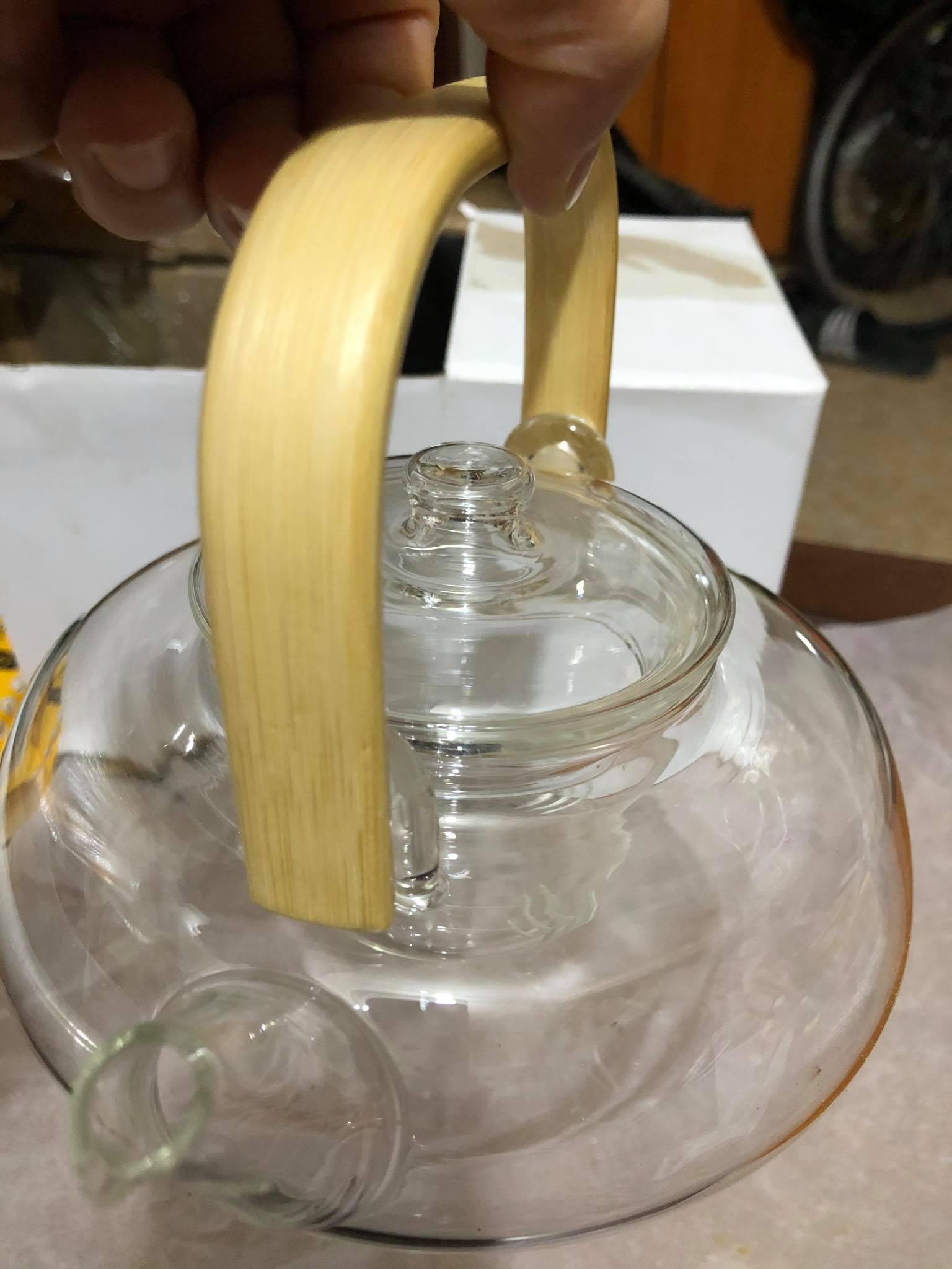 Ấm trà thuỷ tinh có lõi lọc quai gỗ