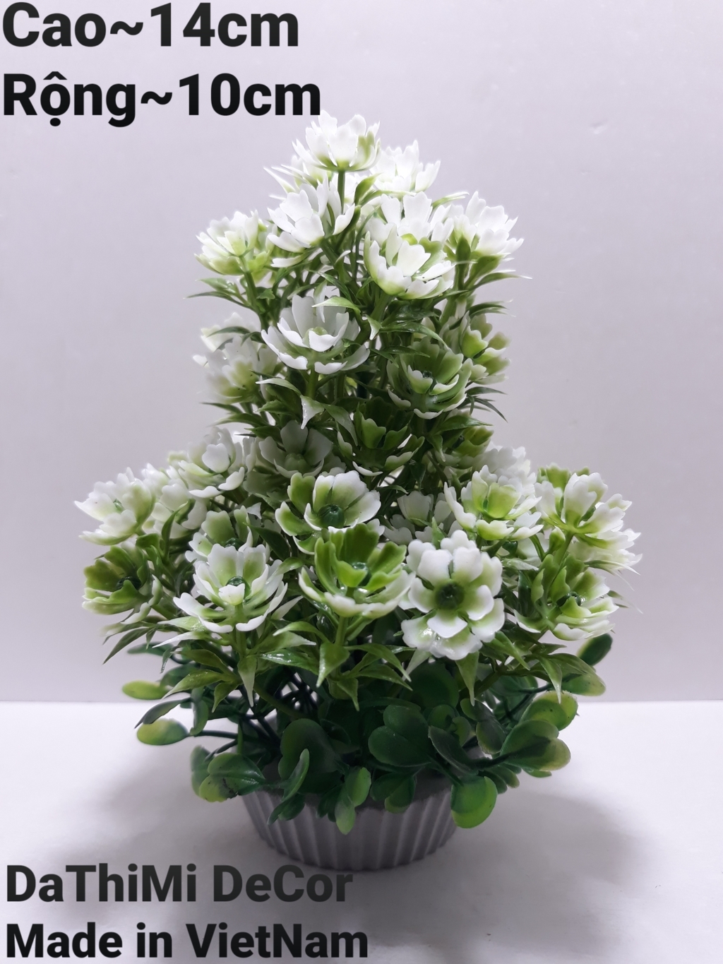 Cây cỏ nhựa 2 tầng ( Size Trung ) dùng để trang trí hồ cá, tiểu cảnh, bàn làm việc, bàn học .