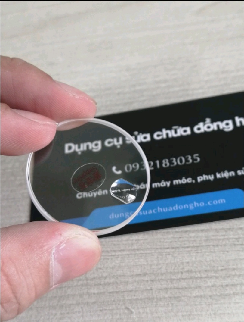 Mặt kính RL, T.Dor saphire có ô lịch kính lúp phóng đại