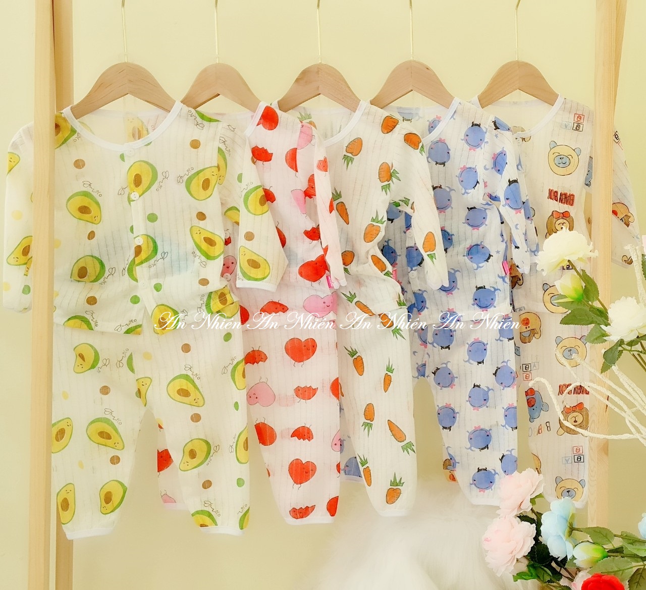 Quần áo trẻ em: Bộ quần dài áo dài cài khuy cotton giấy cho bé từ 3-14kg