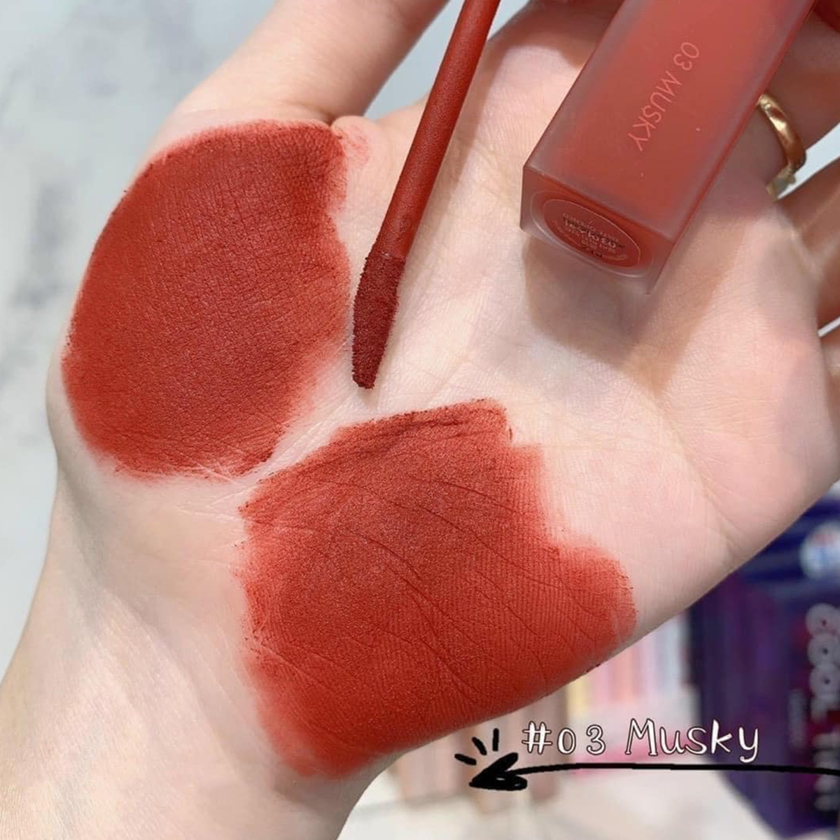 Son Romand Kem Lì Vỏ Vuông Blur Fudge Tint Màu 03 Musky Cam Đỏ Gạch Vỏ Vuông 5g [CHECK HIDDENTAG]