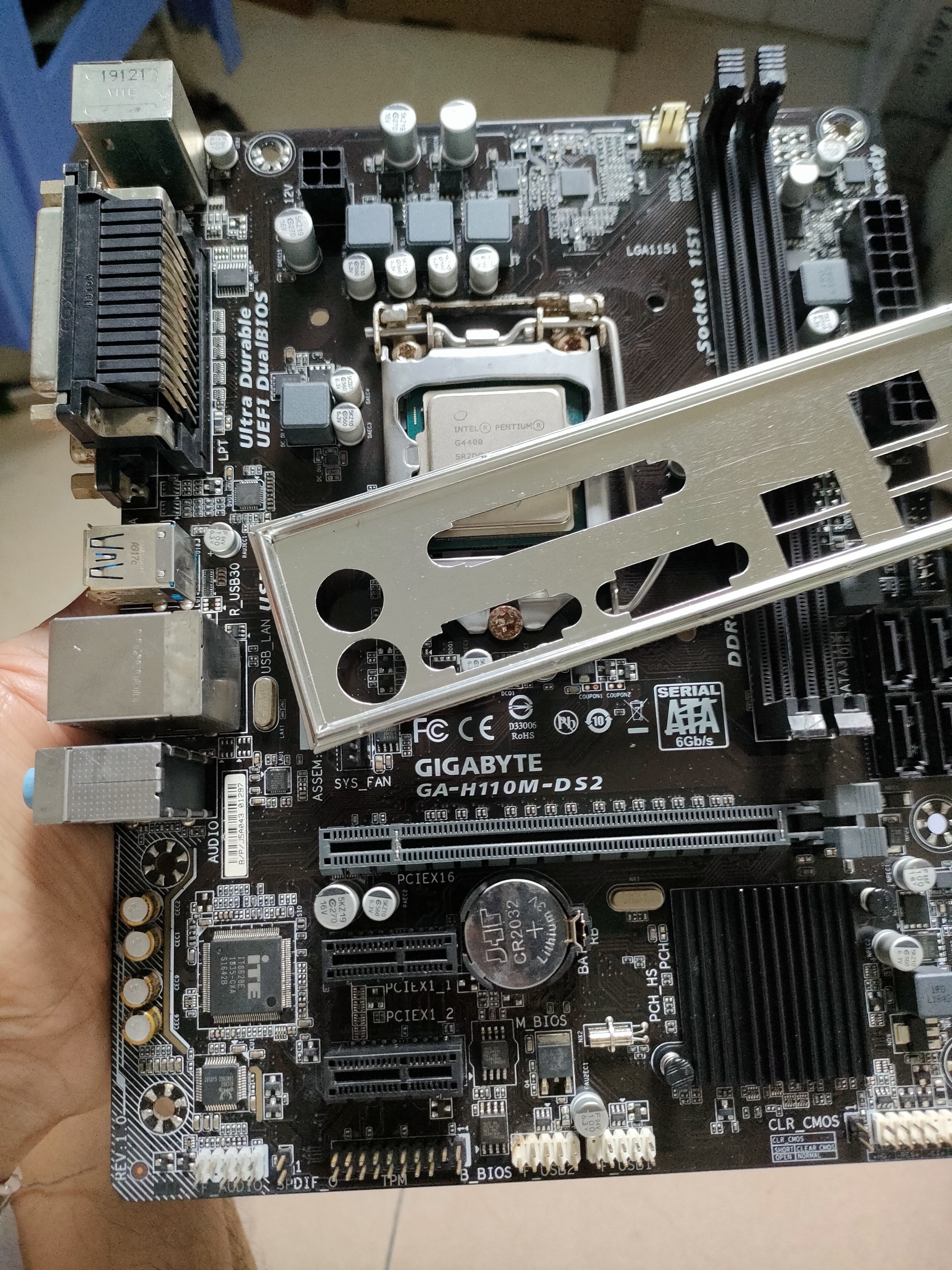 Combo h110 + cpu i3-6100 + fan và chắn main