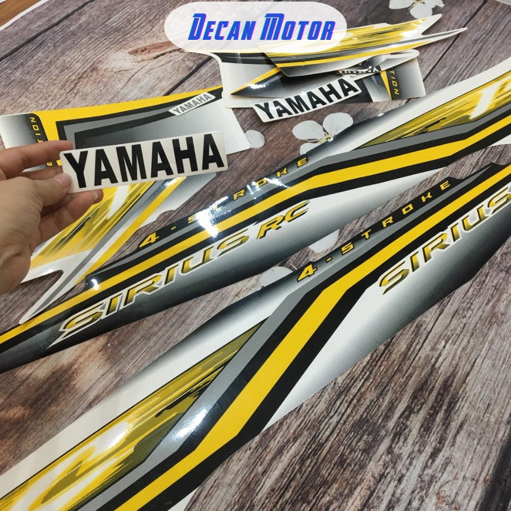 Tem dán xe máy Sirius RC đời 2011, đủ các màu phù hợp với từng loại xe, màu sắc rõ nét, được in trên nền giấy chất lượng 3 lớp, không hề phai màu và bong dưới mọi thời tiết