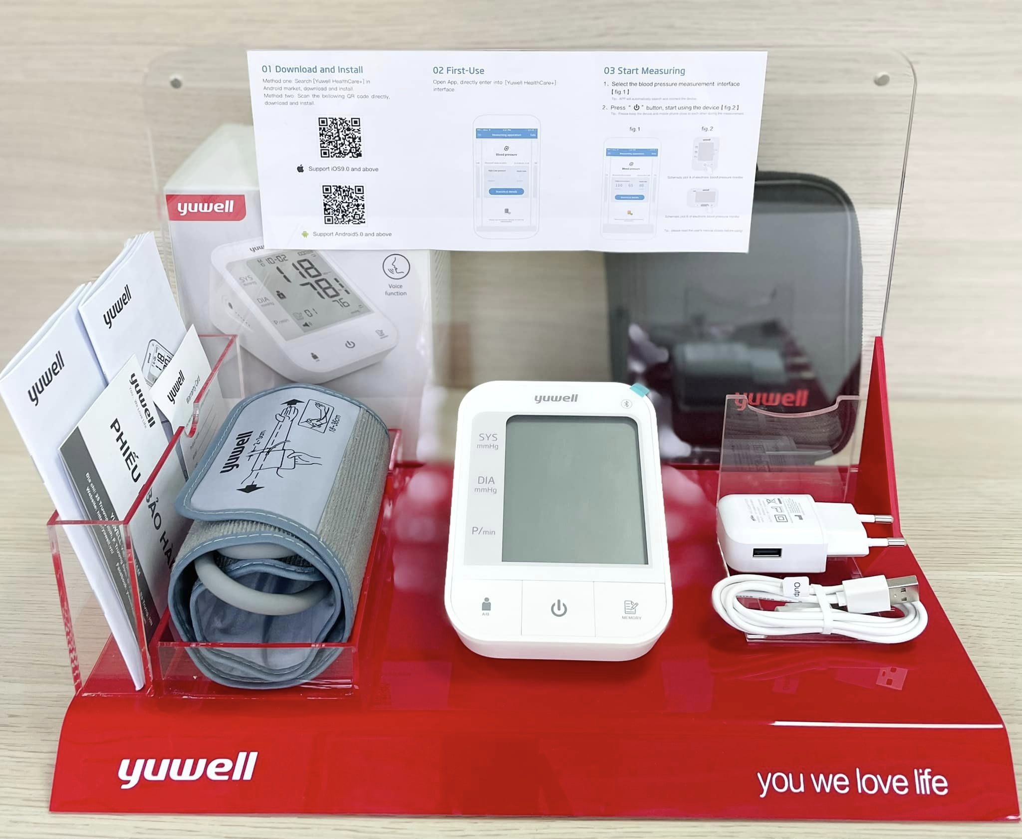 Máy đo huyết áp điện tử bắp tay chính hãng YUWELL YE670CR