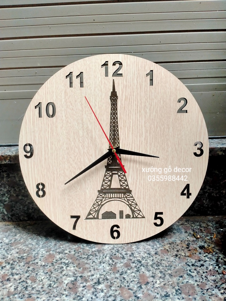(Shop Mới) Đồng Hồ Gỗ Treo Tường Giá Rẻ Hình Tháp EIFFEL Eiffel Kim Trôi Không Tiếng Động