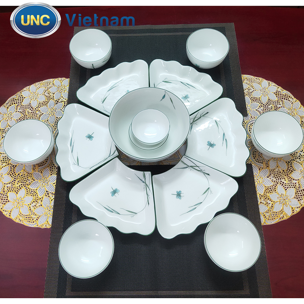 Bộ Đồ Ăn Hoa Mặt Trời UNC Việt Nam - Men kem cao cấp, họa tiết Tre Việt vẽ thủ công hoàn toàn, không chứa Pb & Cadimi gây hại