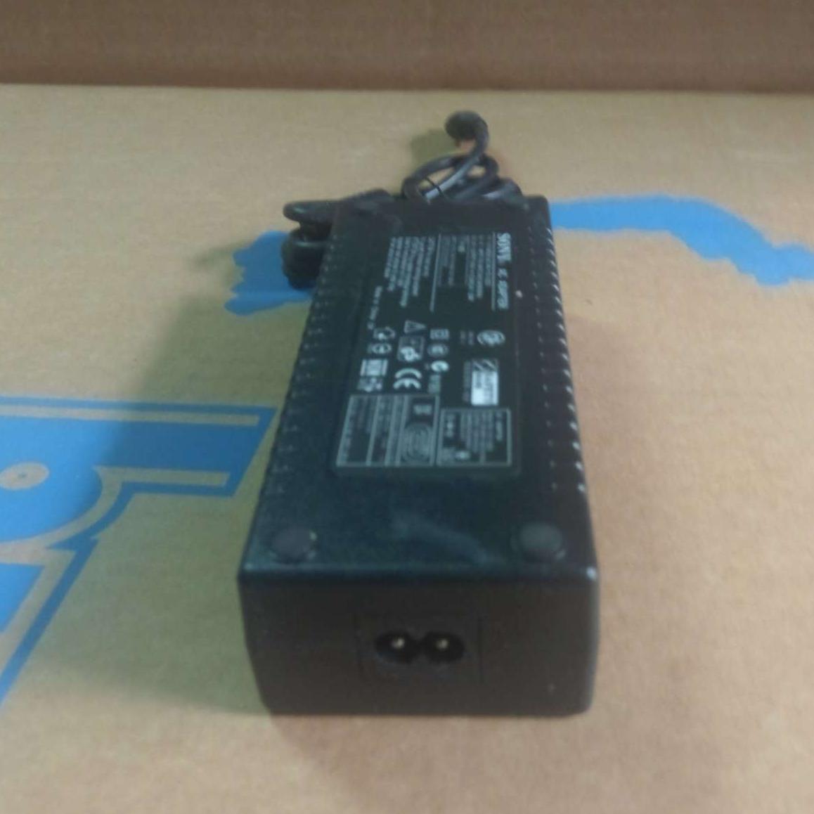 Adapter sony 19.5v-6.2a, tặng kèm dây nguồn