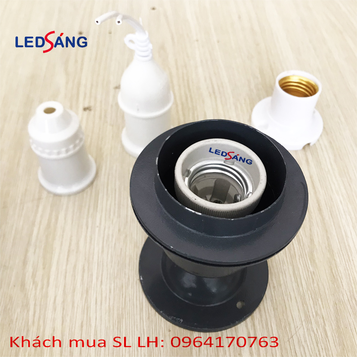 Đui đèn e27 - Đui đèn nhà xưởng - Đui đèn treo tường - Đui đèn gắn tường - Đui đèn chống nước - Đui đèn chống cháy - Đui xoáy e27 - Đui đèn ly - Đui đèn công nghiệp - Đui e27 sứ - Đui đèn chiệu nhiệt