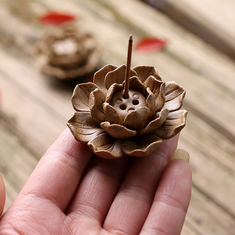 Hoa gốm cắm trầm nghệ thuật