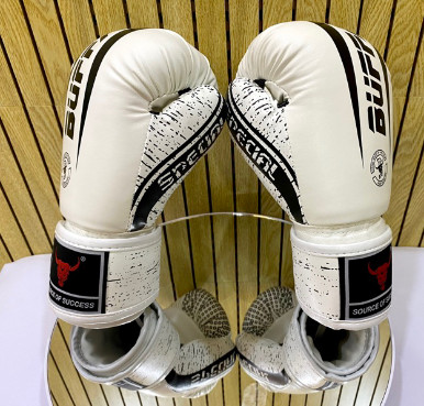 Găng Boxing Buffalo lõi đúc định hình cao cấp có 03 size và 03 màu lựa chọn tặng băng quấn 3m buffalo