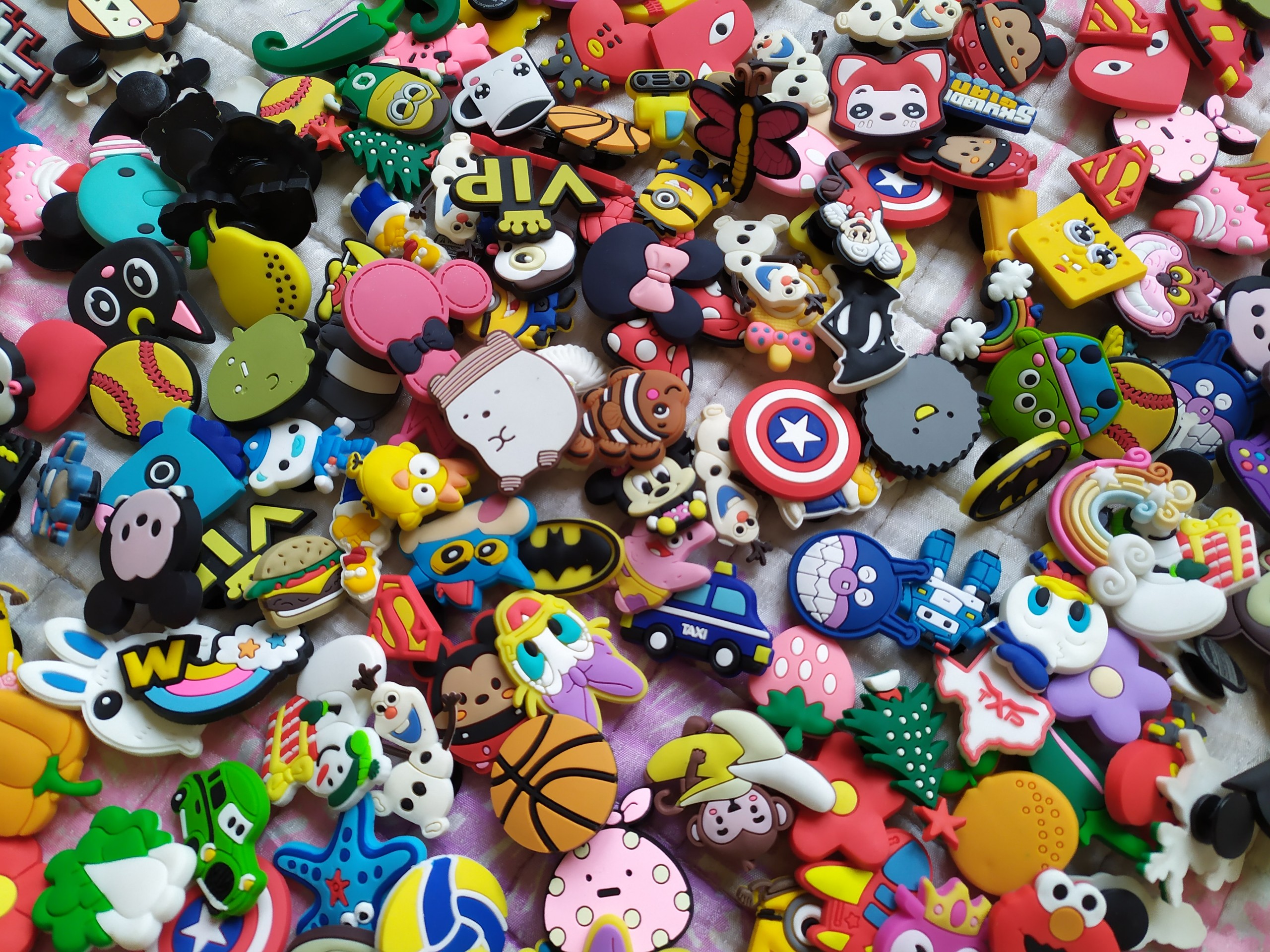 Combo 10 jibbitz / sticker siêu đẹp gắn dép Crocs so cute