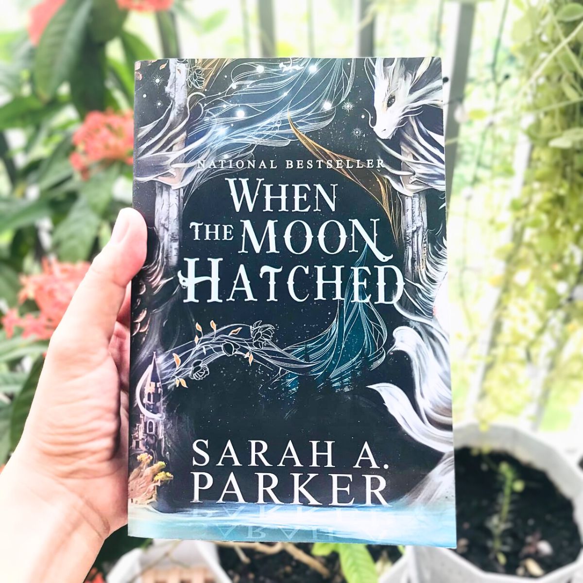 When the Moon Hatched by Sarah A. Parker - The Moonfall Series book 1 ( Khu Vườn Sách )
