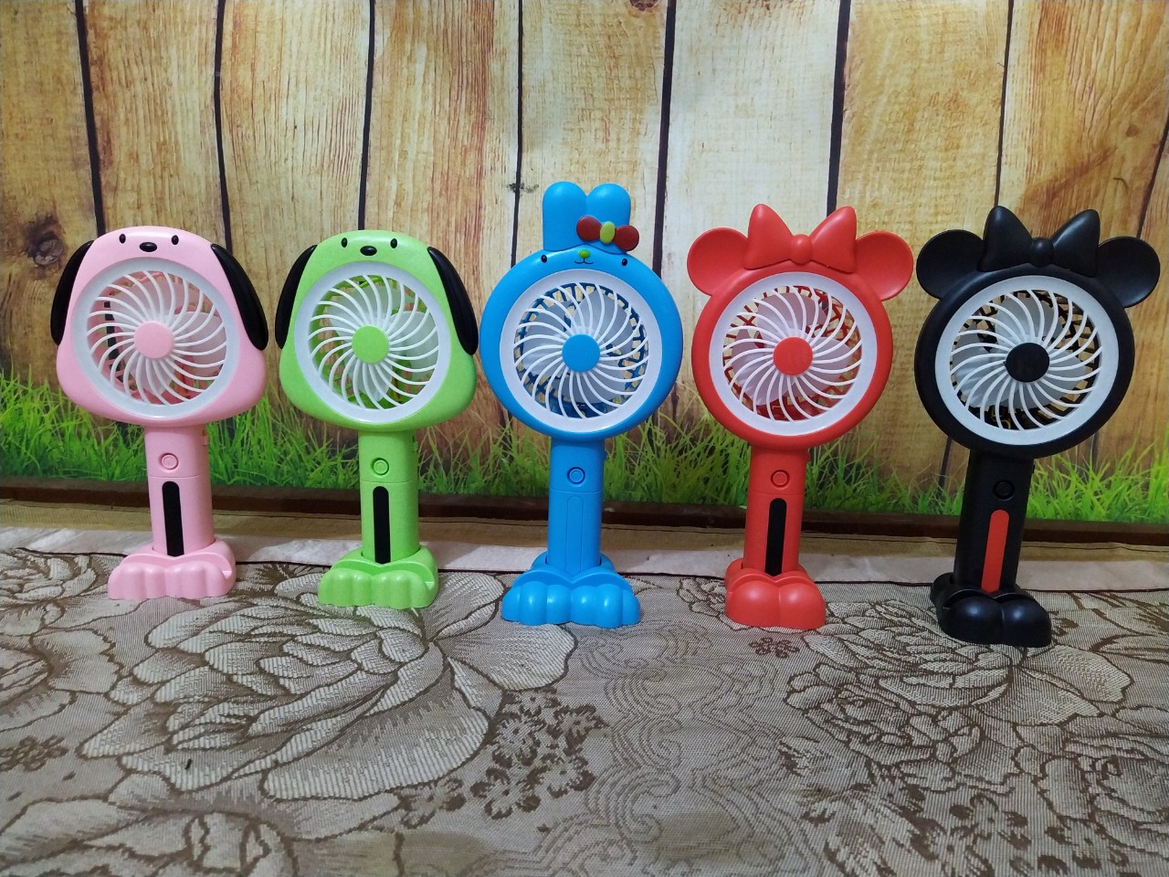Quạt Mini Pin Sạc Có Đế Để Bàn,có đèn,