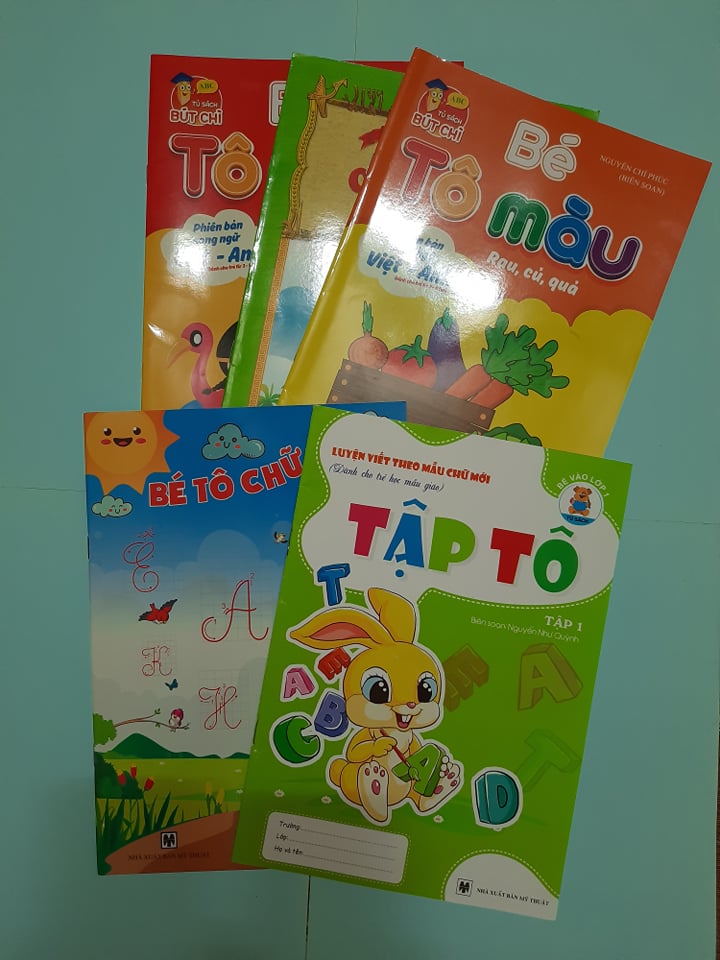 [HCM](GIÁ RẺ) COMBO 05 QUYỂN SÁCH GỒM TÔ MÀU VÀ TÔ CHỮ CHO BÉ - TẶNG KÈM 01 HỘP BÚT SÁP TÔ MÀU