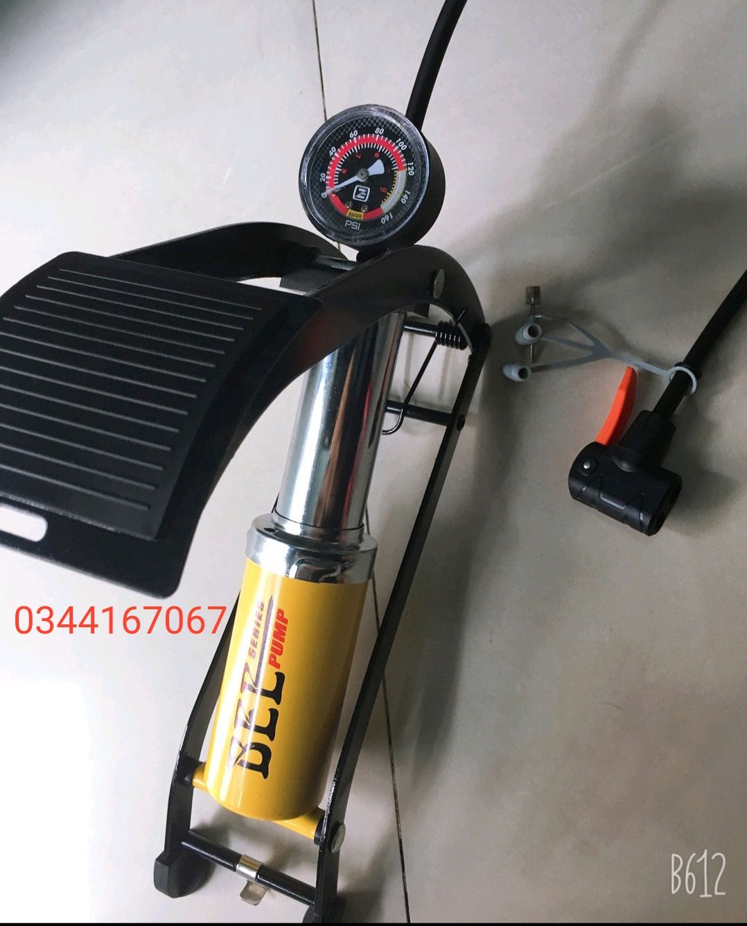 Bơm hơi đạp chân 1 xilanh hãng BEE