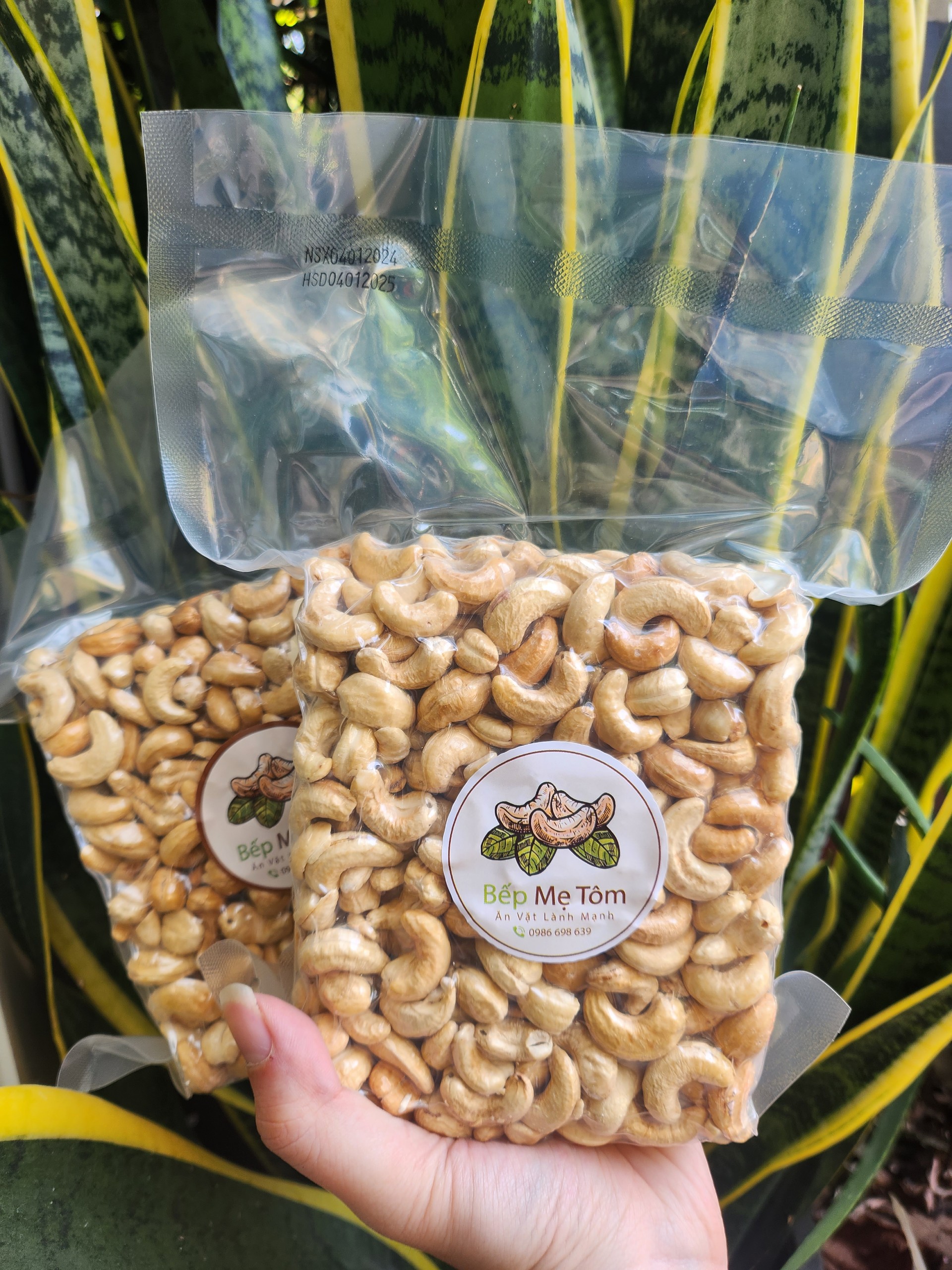 Hạt điều loại ri rang muối nguyên hạt bóc vỏ - 500gr
