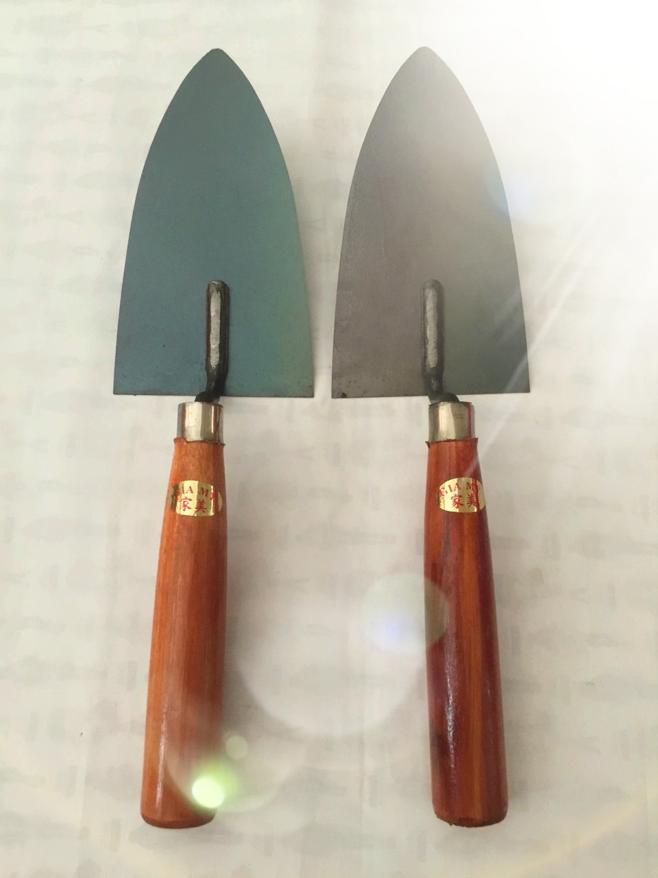 [HCM]Bay xây ( dụng cụ thi công xây dựng ) Lưỡi Thép xanh Cán Gỗ 33x10cm.GIA MỸ