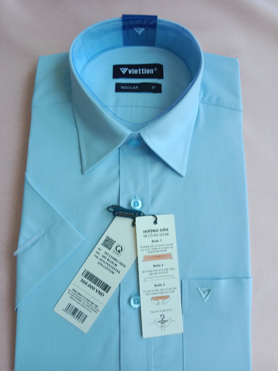 Áo sơ mi nam màu xanh biển Việt Tiến tay ngắn vạt bầu [1R1235]