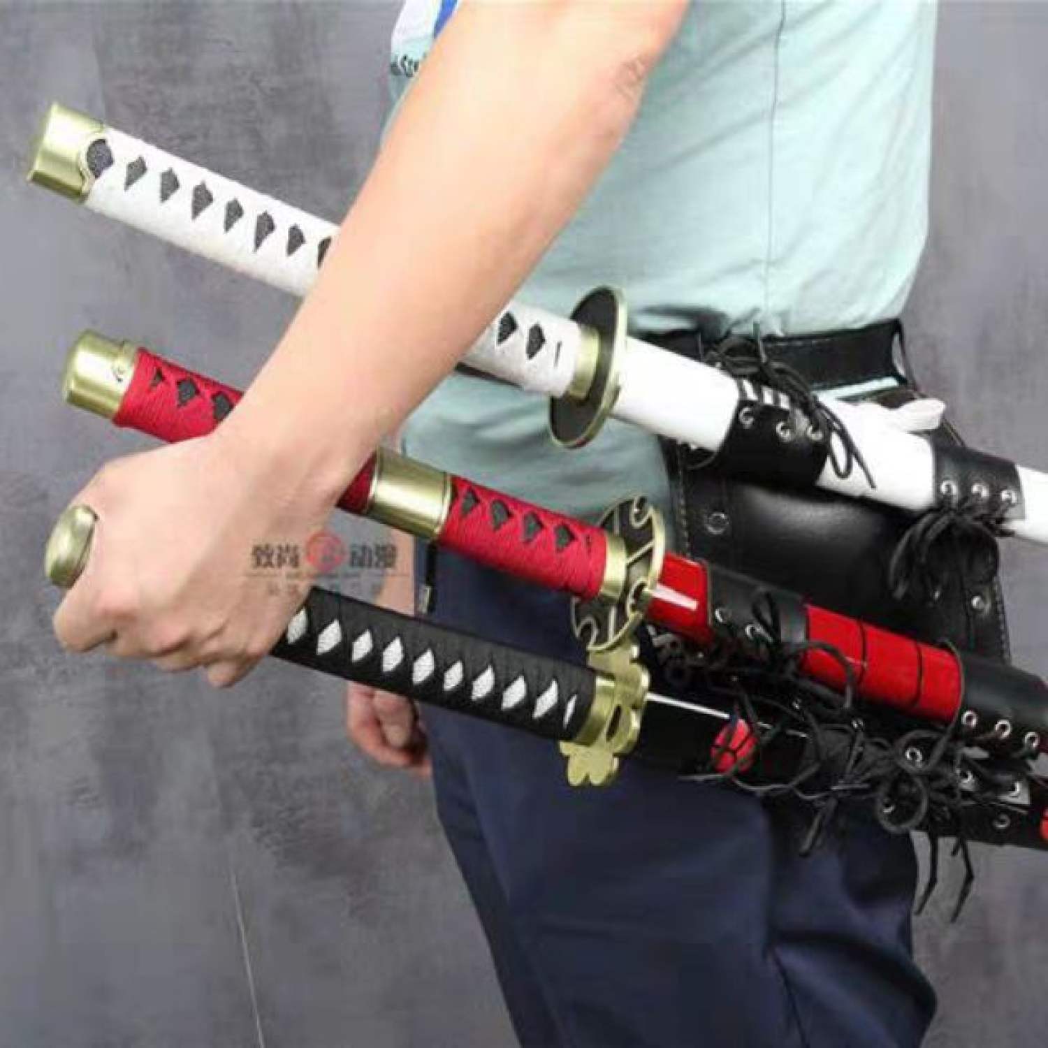 Đai đeo kiếm nhật bằng da cao cấp có thể đeo được từ 1 đến 3 thanh