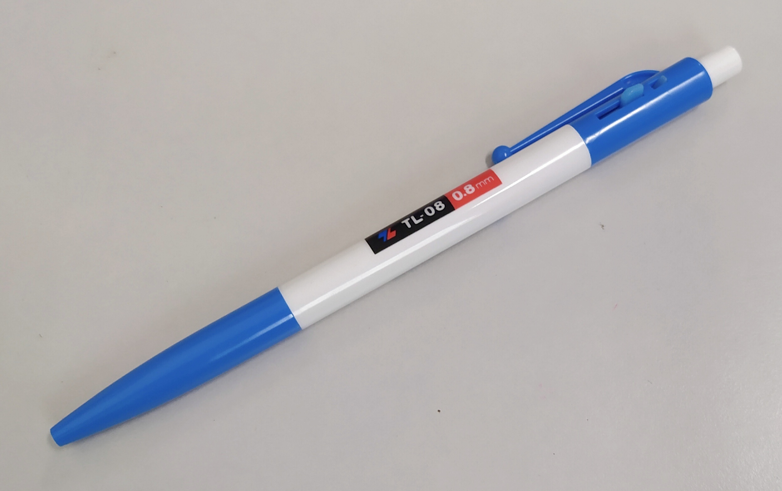 Combo 5 bút bi Thiên Long TL-08, độ dài viết được: 1.200-1.500m, đầu bi: 0.8 mm, dạng Cone , sản xuất tại Thụy Sĩ