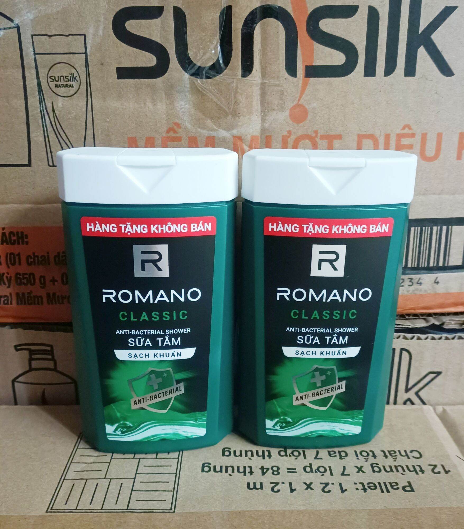 Combo 2 chai sữa tắm ssạch khuẩn romano 150g