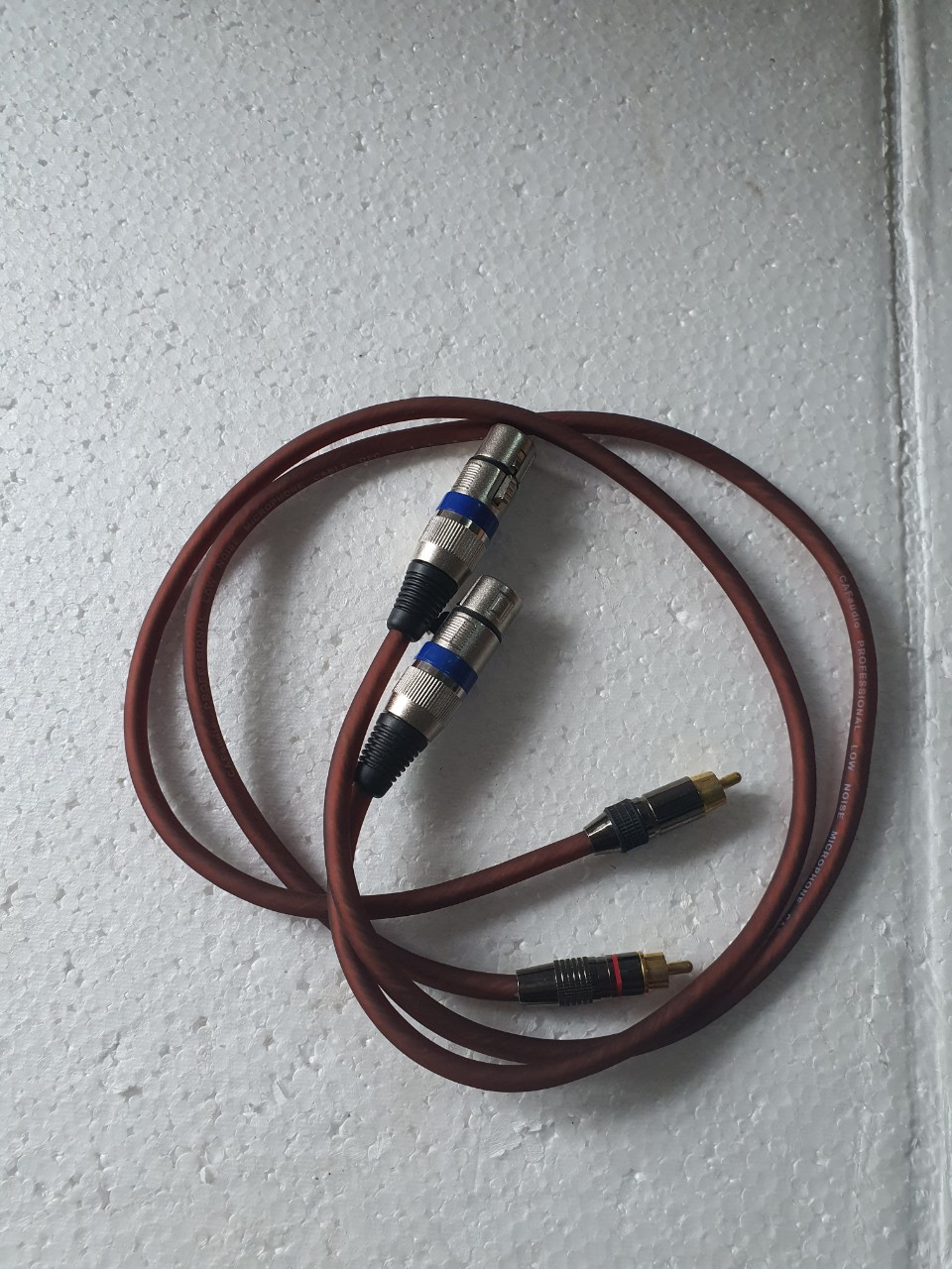 Dây kết nối âm thanh cái sang AV