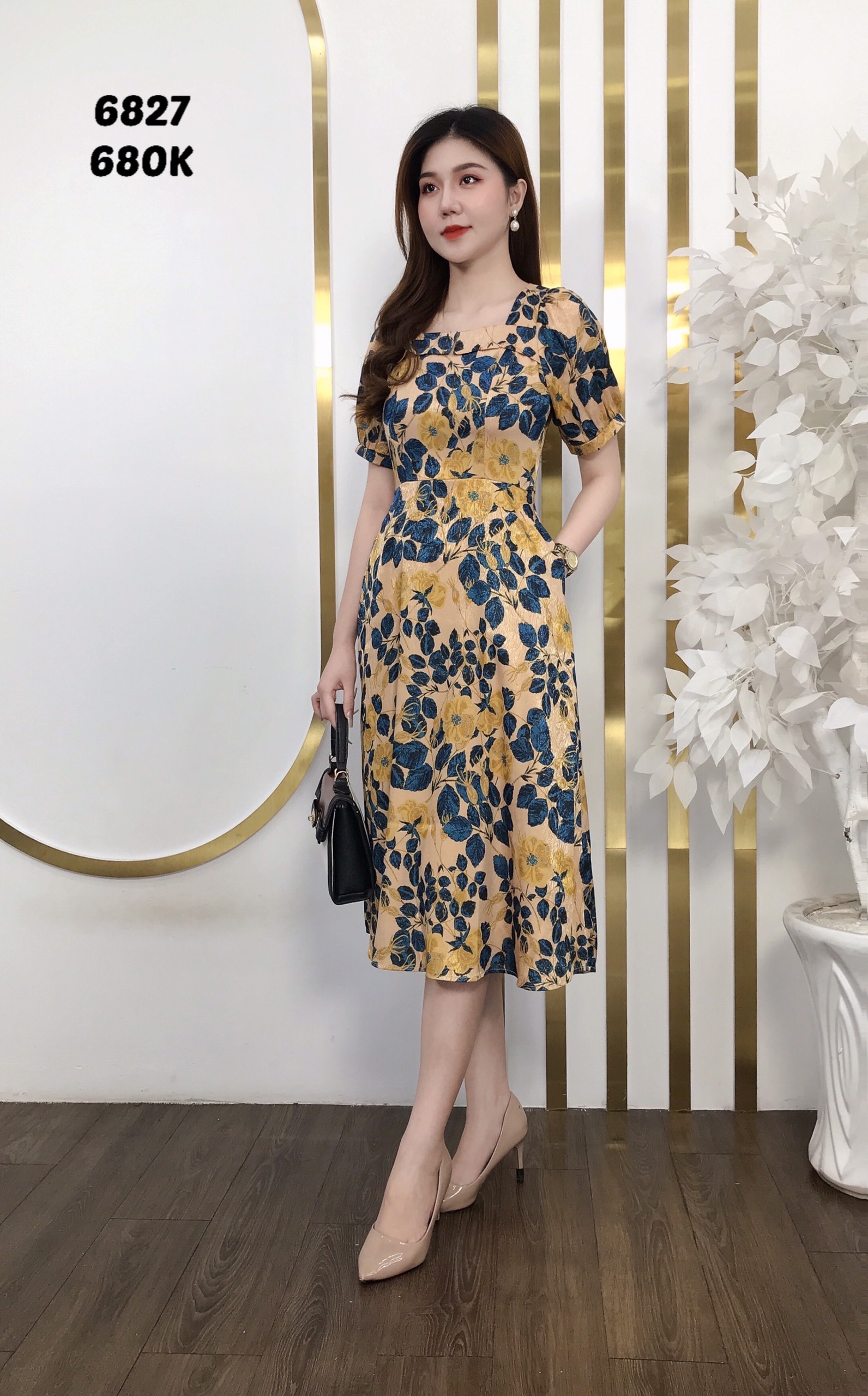 Đầm emy em6827 xoè cổ vuông lụa vân