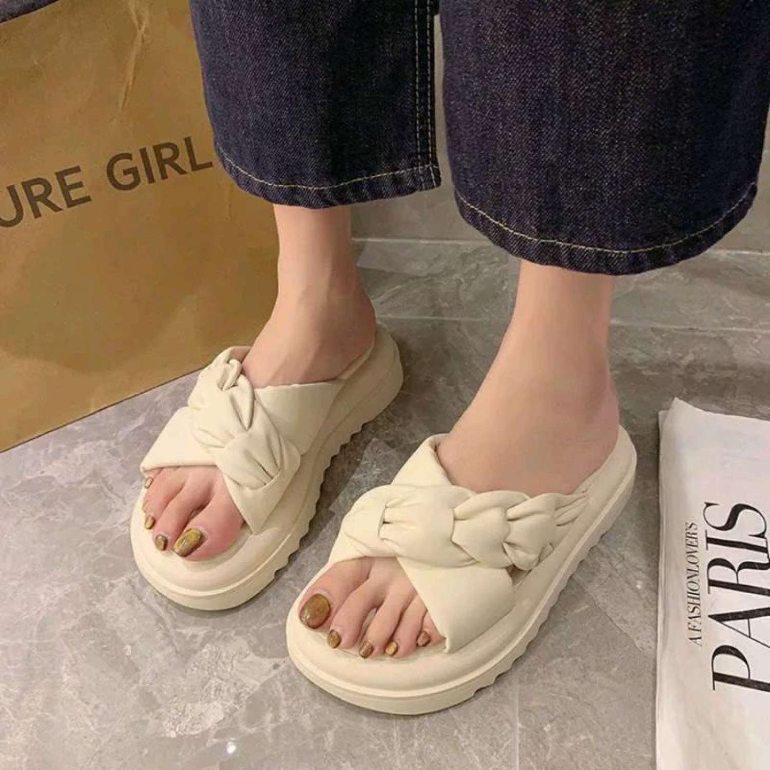 Dép nữ quai chéo đế 4cm răng cưa tipa