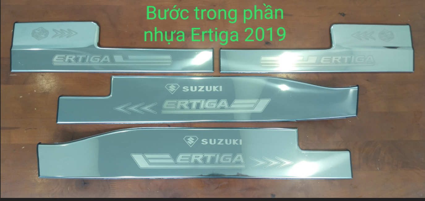 Ốp inox chống trầy bước chân trong suzuki ertiga 2019