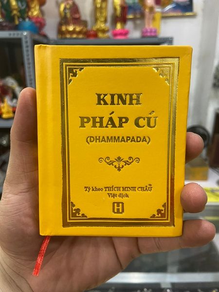 Kinh Pháp Cú size mini cầm tay bìa vàng