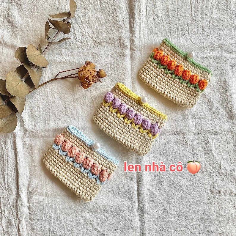 Ví cầm tay mini hoa tulip bằng len handmade