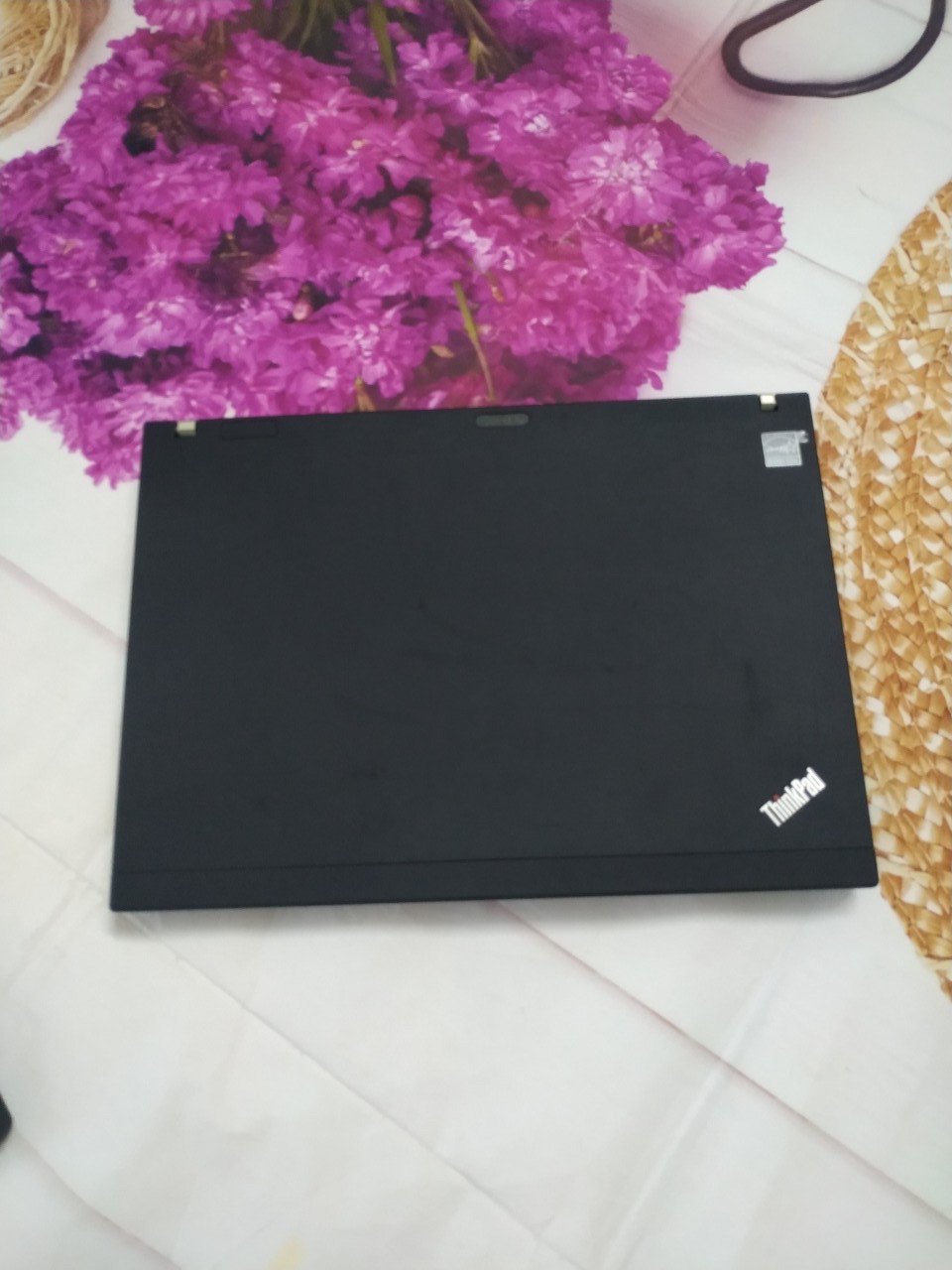 Laptop I5 nhỏ gọn dùng cho văn phòng nghe nhạc xem phim vivu