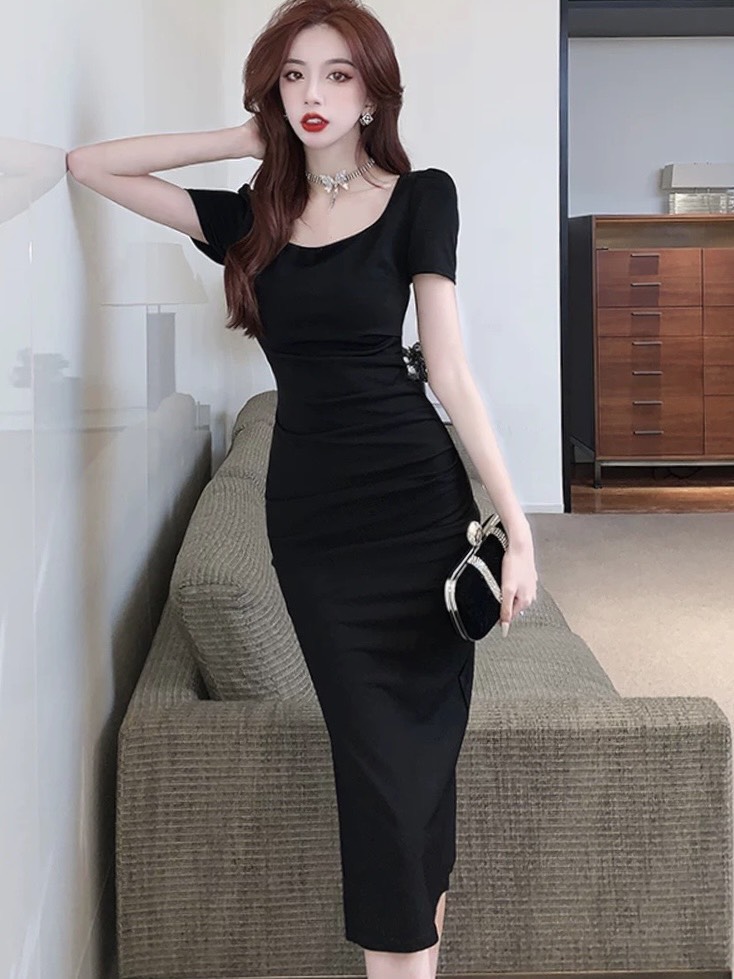 Đầm ôm dáng dài màu đen 40-70 kg