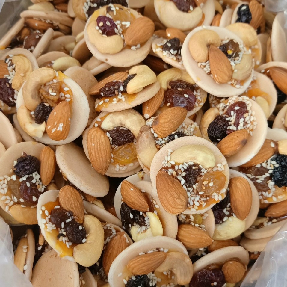 400g Bánh Đồng Tiền Mix Vị: Hạt Điều, Hạnh Nhân, Nho, Mè - Đồ Ăn Vặt - Ăn Vặt - Bách hoá online -Uy Tín