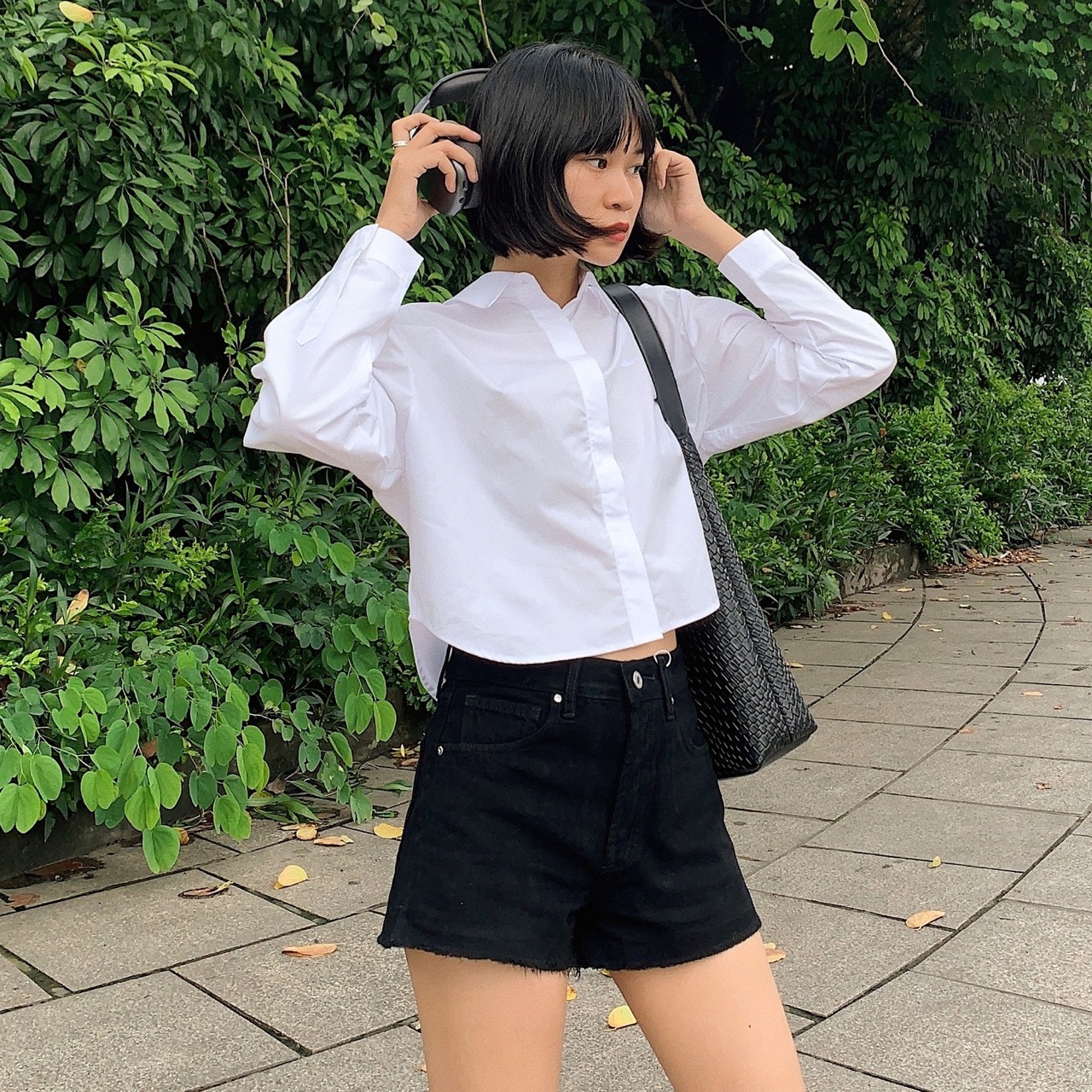Thebluetshirt - quần shorts jeans lưng cao nữ màu đen - the shorts you’ve been waiting for - fine black