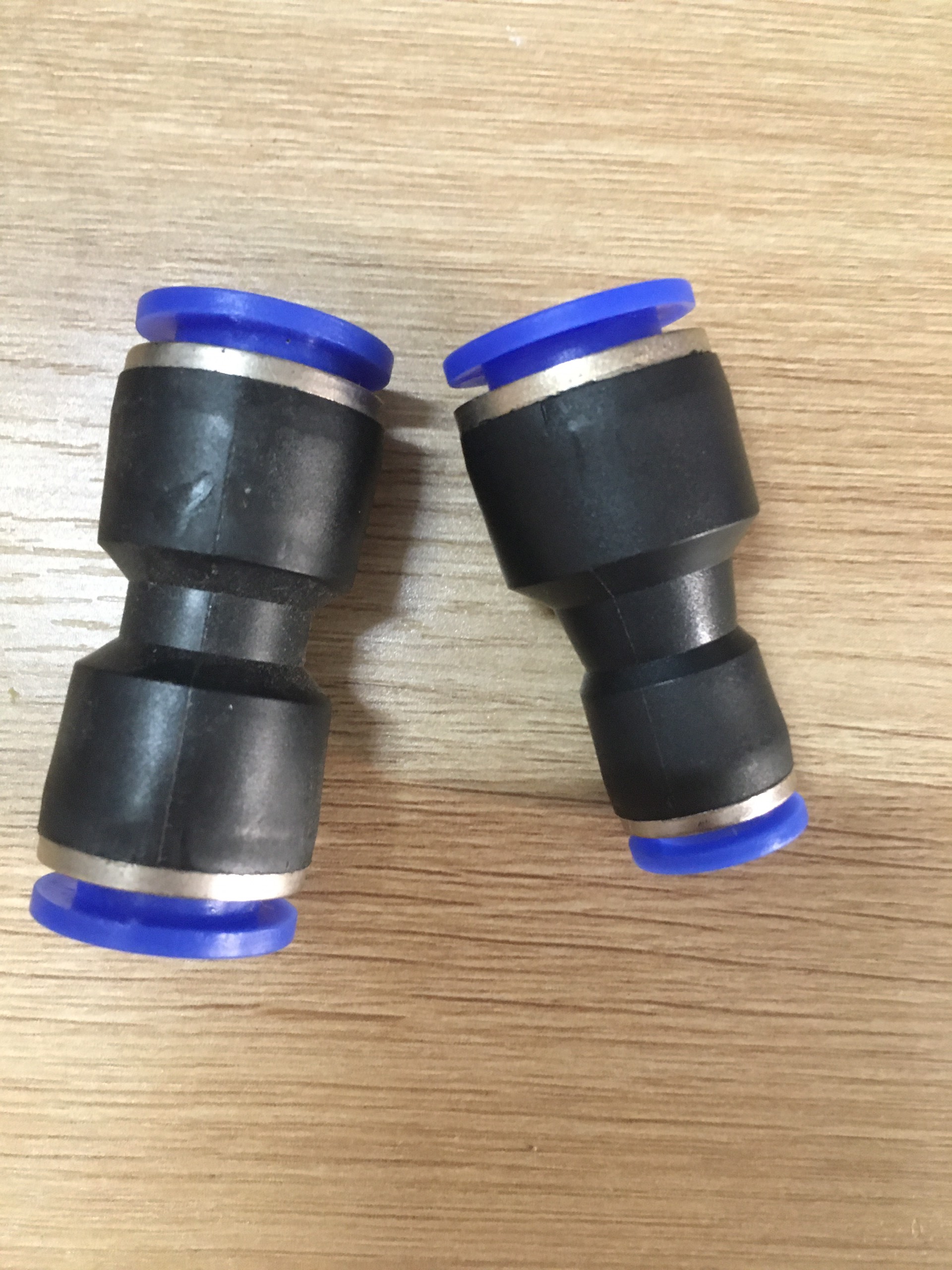 Nối nhanh giảm phi 12mm xuống phi 8mm