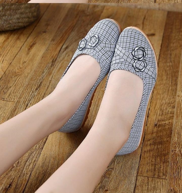 Giày lười nữ chất liệu vải cotton đế cao su mềm cao 2cm