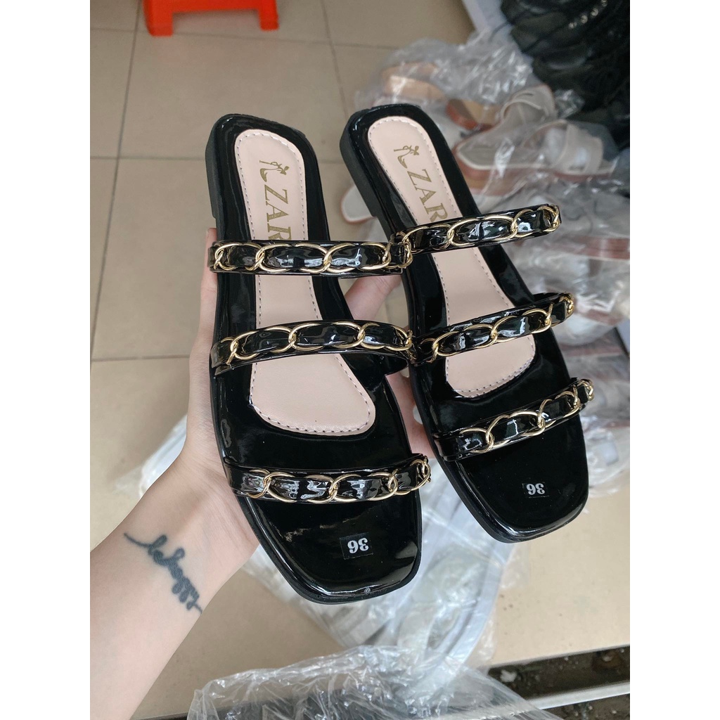 Dép thời trang 3 quai gắn xích da bóng