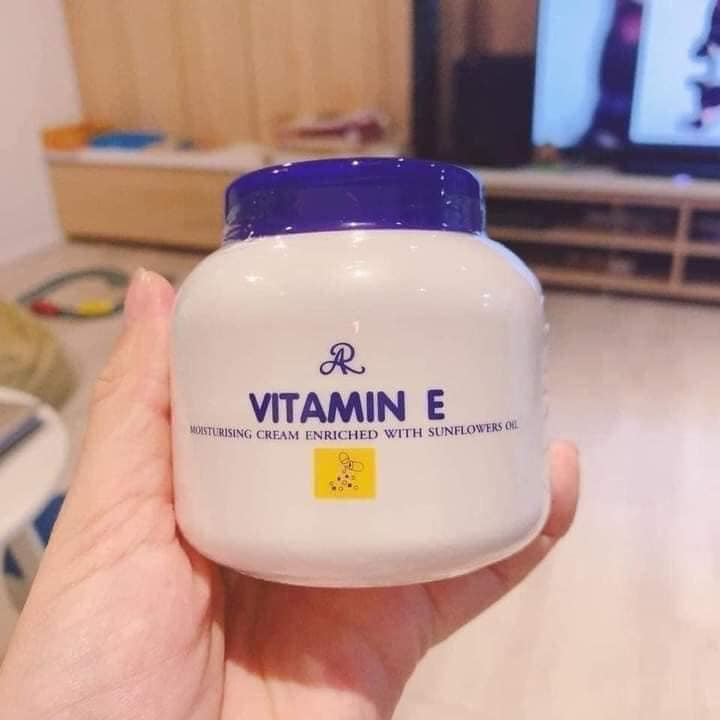 Kem dưỡng ẩm trắng da vitamin e aron
