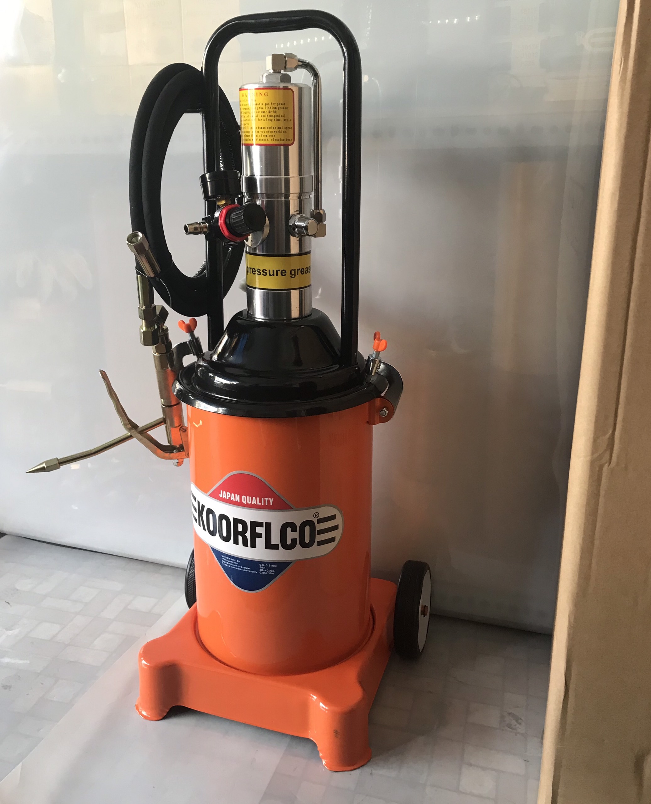 Bình bơm mỡ bò 12l cao cấp koorflco
